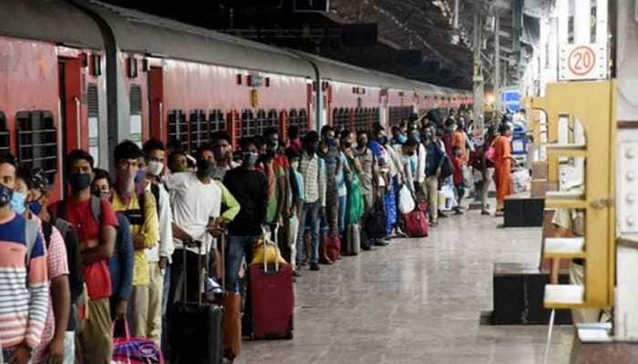 रेलवे स्टेशन पर लगे टीवी स्क्रीन पर तीन मिनट तक चला अश्लील वीडियो, लोग शर्म से हुए पानी- पानी, डीआरएम ने दिए जांच के आदेश