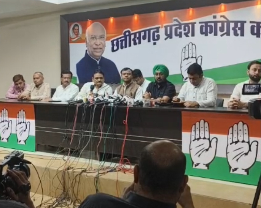 कांग्रेस के पीसीसी चीफ की प्रेस कॉन्फ्रेंस, भाजपा की सदस्यता खत्म करने की मांग