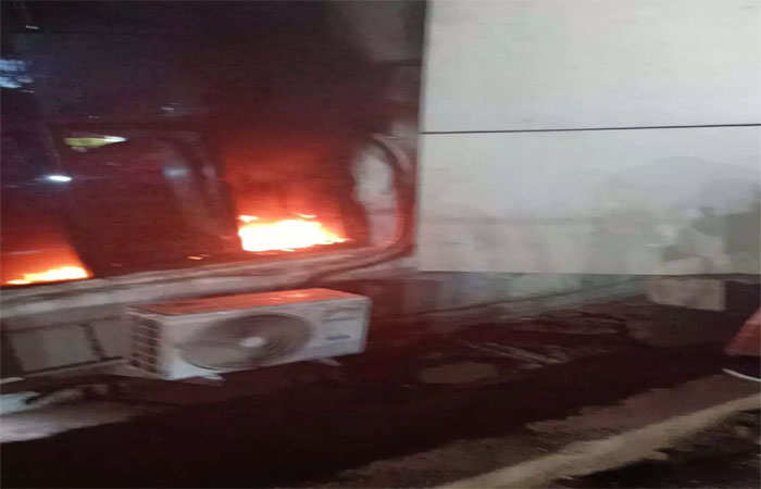 रायपुर रेलवे स्टेशन के फर्स्ट क्लास वेटिंग हॉल में लगी आग, अफरातफरी का मचा माहौल