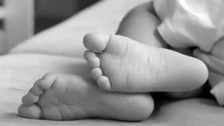 शादी समारोह में ड्राइ आइस खाने से मासूम की मौत