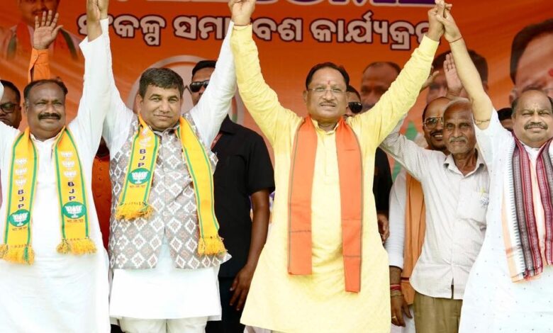 Chhattisgarh News : छत्तीसगढ़ सहित दूसरे राज्यों में भी चला सीएम साय का जादू, लोग दे रहे हैं सुपर स्ट्राइकर सीएम की संज्ञा