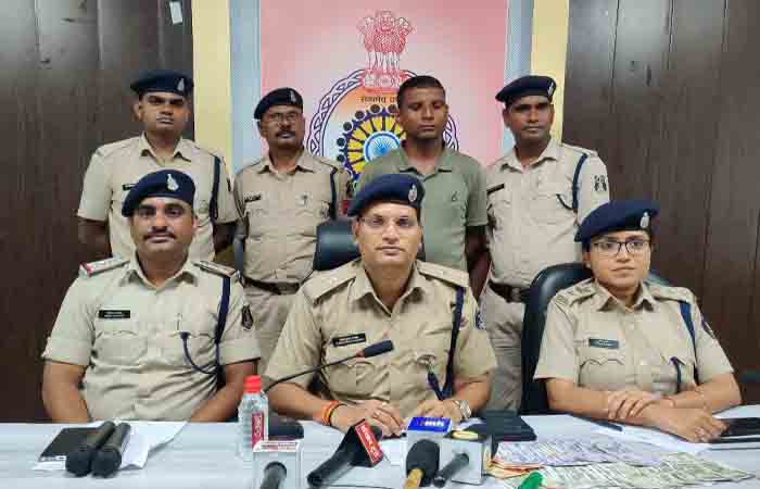 CG Latest News: ATM में चोरी करने वाले गिरोह का भंडाफोड़, एक गिरफ्तार, कई बड़ी चोरी वारदातों को दे चूका है अंजाम
