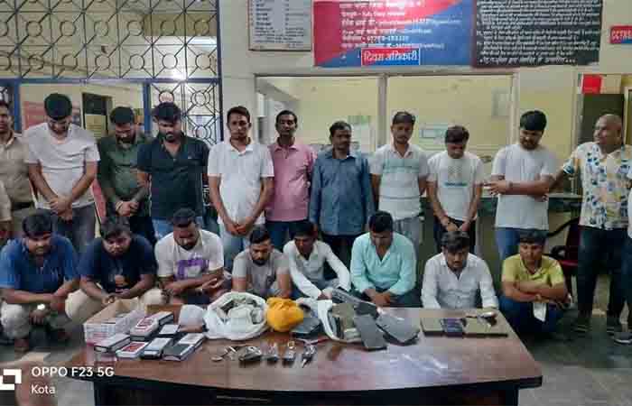 CG News Today: जुआ खेलते कांग्रेस पार्षद, सरपंच और जपद सदस्य समेत 22 जुआरी गिरफ्तार, लाखों नगदी और 7 कार जब्त
