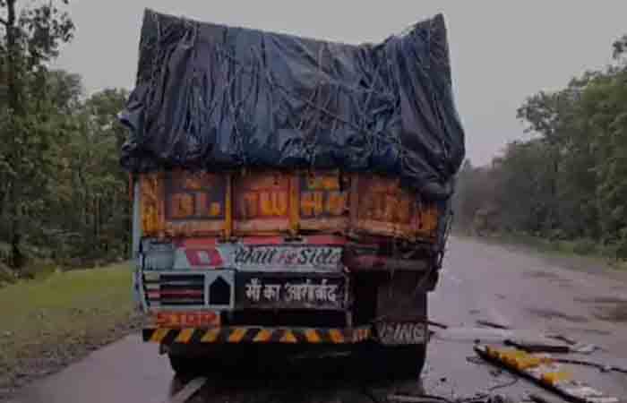 CG Road Accident: ट्रक और यात्रियों से भरी बस में जबरदस्त टक्कर, 12 से ज्यादा यात्री घायल