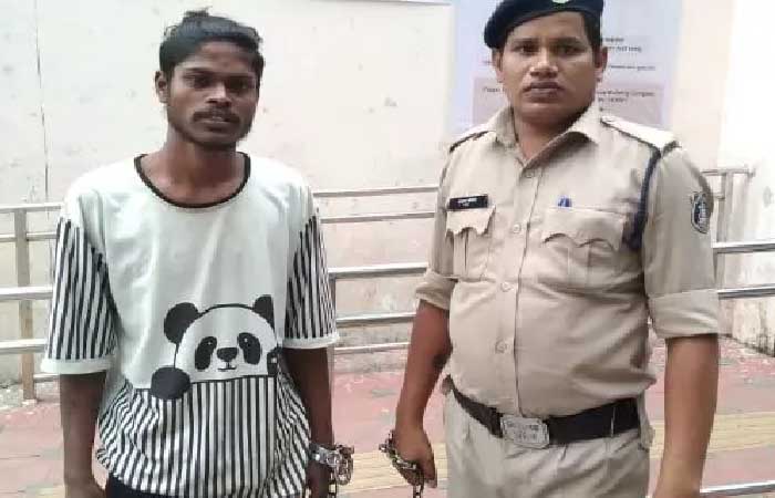 Raipur Crime News CG: राजधानी में लिफ्ट देने के बाद छात्र से लूट, ATM पिन नहीं बताया तो पटक- पटक किया लहुलुहान, इलाज के दौरान हुई मौत Raipur Crime News CG khabarwaad.com