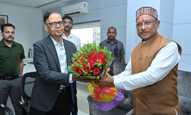 CM विष्णु देव साय नें 16वें वित्त आयोग के चेयरमैन डॉ. अरविंद पनगढ़िया के नेतृत्व में वित्त आयोग के दल ने की मुलाकात cm sai meet