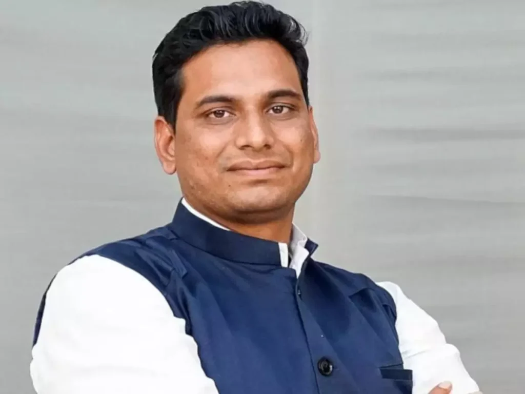CG MLA Devendra Yadaw ; कांग्रेस MLA देवेंद्र यादव को जारी हुआ वारंट