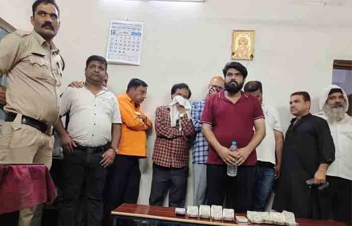 Gambling in Hotel: होटल के कमरे में खुले रहे थे जुआ, पुलिस ने 12 जुआरीयों को किया गिरफ्तार