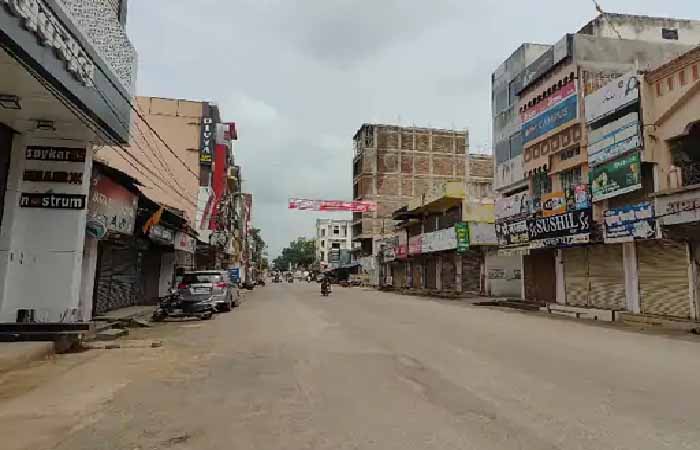 Jagdalpur Breaking News: सर्व आदिवासी समाज का आज बस्तर बंद, नेशनल हाईवे पर किया गया चक्का जाम, जगदलपुर, दंतेवाड़ा में सभी दुकानें बंद… Jagdalpur Breaking News