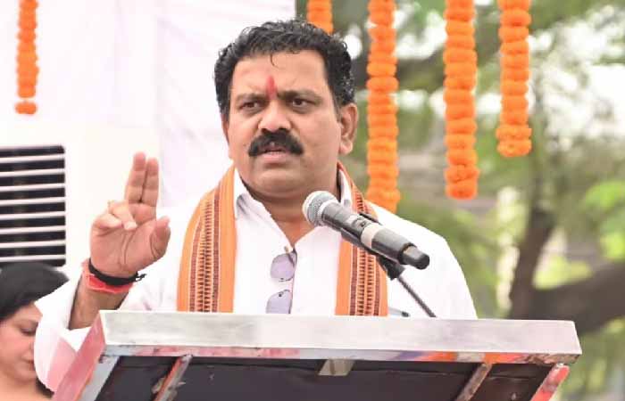 Statement of Deputy CM Vijay Sharma: “कवर्धा में सनातनियों का हुआ था अपमान, अब सम्मान में की गई पुष्प वर्षा”- डिप्टी सीएम विजय शर्मा Statement of Deputy CM Vijay Sharma