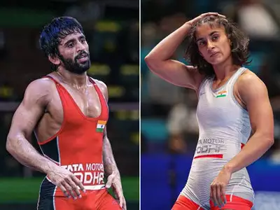 रेलवे ने विनेश फोगाट और बजरंग पूनिया का इस्तीफा किया मंजूर किया