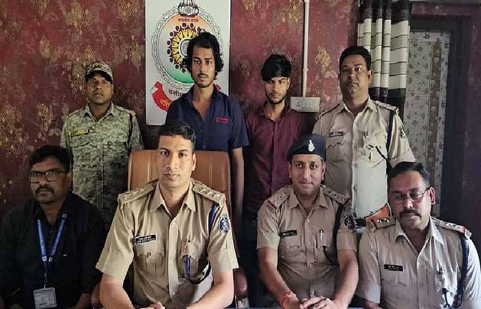 पुलिस की बड़ी कार्रवाई, पुलिस अधीक्षक के नाम पर फर्जी फेसबुक आईडी बनाकर ठगी करने वाले दो गिरफ्तार Kondagaon Crime News