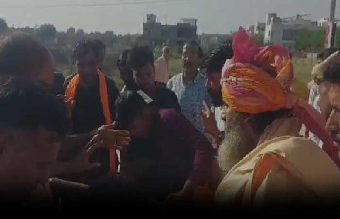 भीलवाड़ा में धीरेंद्र शास्त्री के कार्यक्रम में भगदड़, कई महिलाओं को लगीं चोटें Bhilwara News