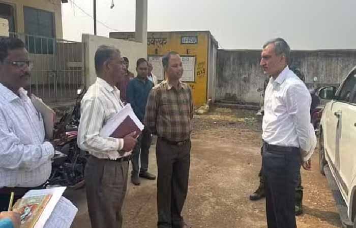 संकट में धान खरीदी: समिति के कर्मचारी अनिश्चितकालीन हड़ताल पर, 14 नवंबर से शुरू होने वाली है खरीदारी Latest Breaking News in Durg
