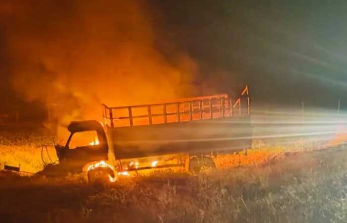 CG Accident : तेज रफ्तार माजदा ने बाइक सवारों को रौंदा, दो की मौत, आक्रोशित ग्रामीणों ने वाहन को किया आग के हवाले CG Accident