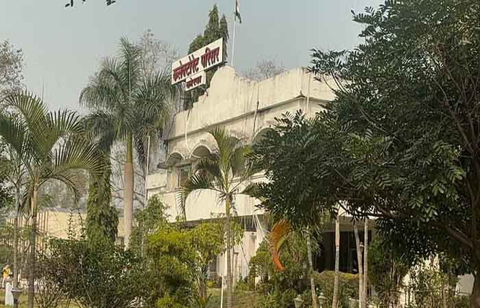 प्रयागराज पहुंचे युवक को पड़ा दिल का दौरा, खुद को ADM बताकर लिया VIP ट्रीटमेन्ट, प्रशासन ने किया इनकार CG Korba Latest News