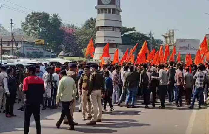रायपुर में गौमांस बिक्री के खिलाफ प्रदर्शन, गुस्से में सर्व हिंदू समाज, विहिप और बजरंग दल ने दी चेतावनी, देखें वीडियो Raipur Gokashi Latest Update News