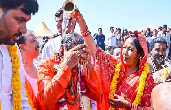 Mahakumbh 2025: राज्यपाल और कैबिनेट के साथ महाकुंभ पहुंचे सीएम साय, त्रिवेणी संग में लगाई पवित्र डुबकी Mahakumbh 2025