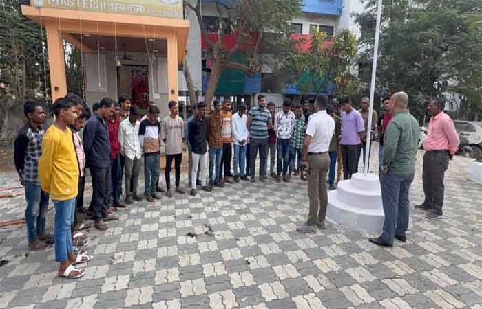 Raipur News : पुलिस ने 50 हिस्ट्रीशीटर गुंडों की लगाई क्लास, अपराध न करने की दी समझाइश Raipur News