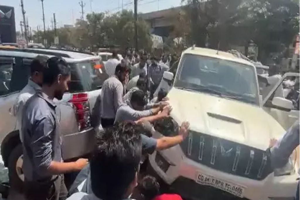 ट्रायल के दौरान बड़ा मिस्टेक, ड्राइवर से दबा एक्सीलेटर, स्कार्पियों के चपेट में आए कई लोग