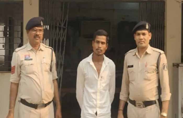 Minor raped in Janjgir: शादी का झांसा देकर नाबालिग से दुष्कर्म, आरोपी गिरफ्तार… Minor raped in Janjgir