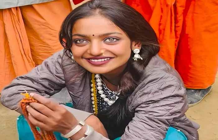 क्या आप भी करना चाहते है Viral Girl Monalisa से बात… तो लगाएं इस नंबर XXX81032 पर फोन Viral Girl Monalisa