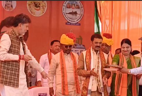 जगदलपुर में शपथ ग्रहण कार्यक्रम, नवनिर्वाचित महापौर-पार्षद ने ग्रहण किया शपथ, डिप्टी सीएम अरुण साव हुए शामिल
