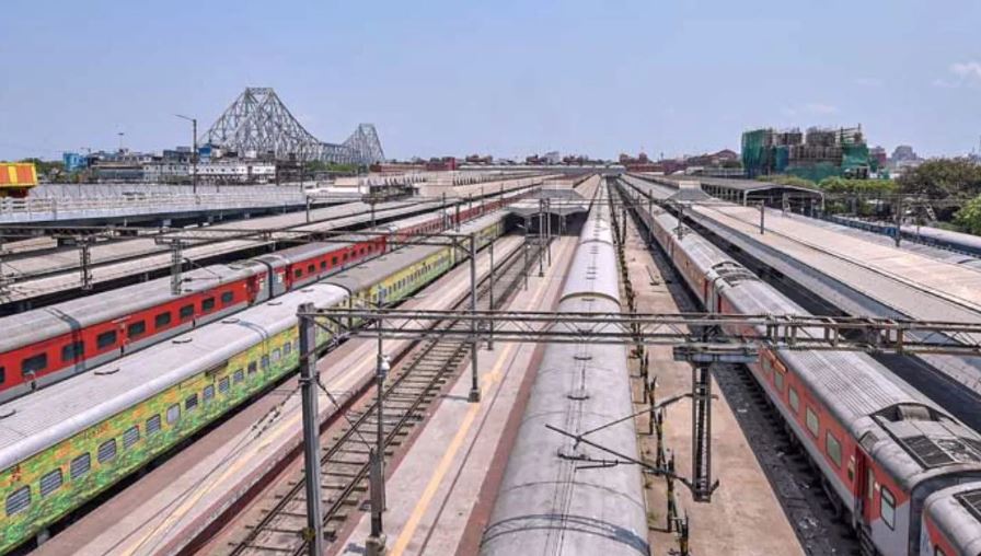 Apply for apprenticeship in railways: 10वीं पास के लिए रेलवे में सुनहरा मौका, अप्रेंटिस के लिए करें आवेदन, 15 साल का बच्चा भी कर सकता है अप्लाई