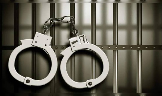 अभनपुर पुलिस की कार्रवाई: 3 लोग गिरफ्तार, 2 फरार, पत्रकार और आर्मी जवान बनकर करते थे वसूली