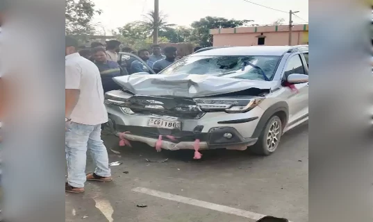 कार ने बाइक को मारी टक्कर, एक की मौत, कार भी क्षतिग्रस्त, पुलिस ने किया जब्त