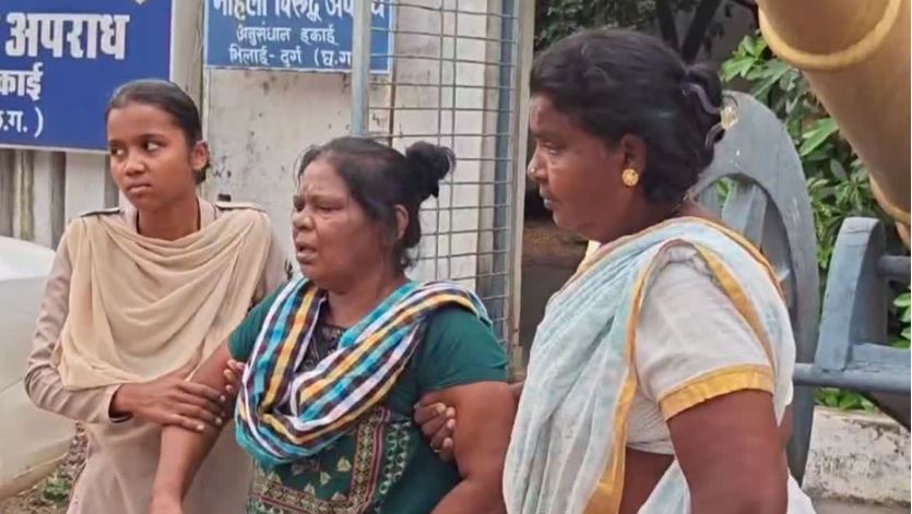 दुर्ग पुलिस की बड़ी कार्रवाई : दो गांजा तस्करों की संपत्ति जब्त, तीन मकान समेत दुपहिया वाहन शामिल