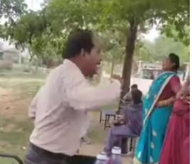 आयुष्मान कार्ड के नाम पर शिक्षक वसूल रहा 500 रुपये, वीडियो वायरल