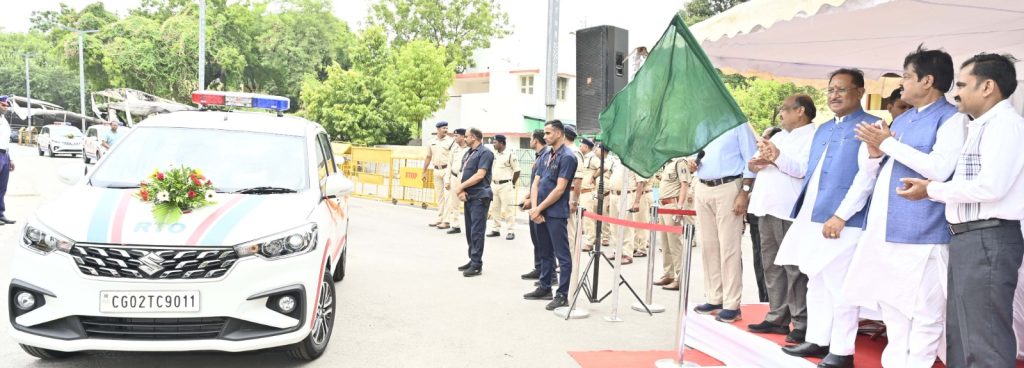 मुख्यमंत्री ने परिवहन सुरक्षा बेड़े में शामिल 48 वाहनों को झंडी दिखाकर किया रवाना