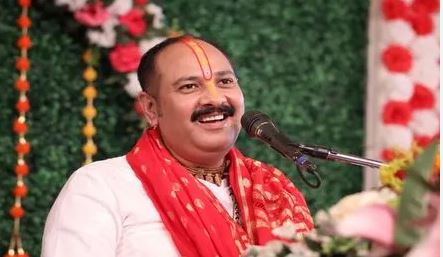 भगवान चित्रगुप्त को लेकर कथावाचक प्रदीप मिश्रा की टिप्पणी पर बवाल, कायस्थ समाज ने जताई नाराजगी