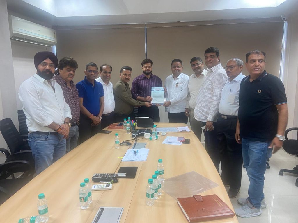 जीएसटी से संबंधित समस्याओं को लेकर जीएसटी कमिश्नर मीणा से मिले चेम्बर ऑफ कॉमर्स के पदाधिकारी