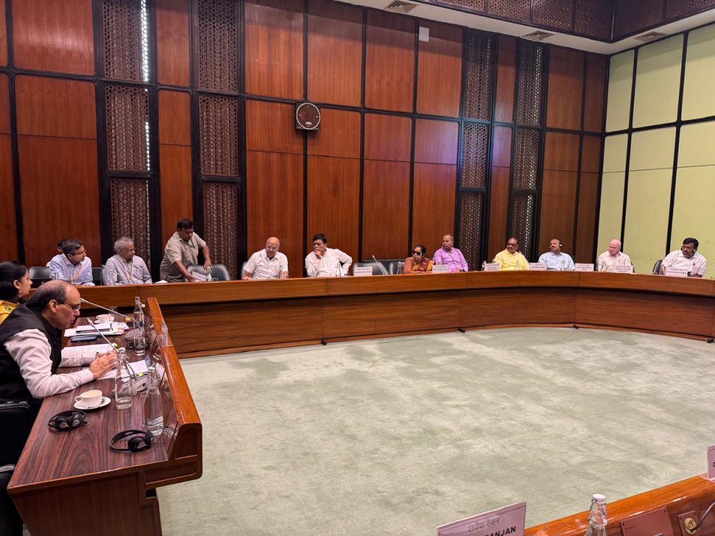 रसायन एवं उर्वरक मंत्रालय की स्थायी समिति तथा प्राक्कलन समिति की बैठक में शामिल हुए सांसद बृजमोहन अग्रवाल