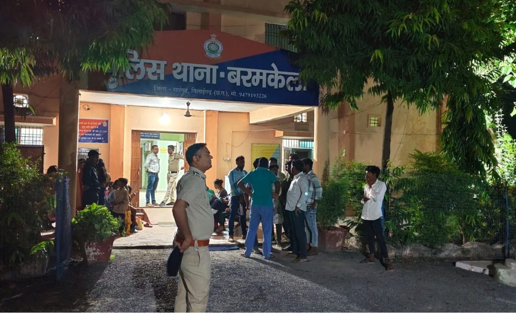 धर्म परिवर्तन को लेकर बवाल! थाने तक पहुँचा मामला