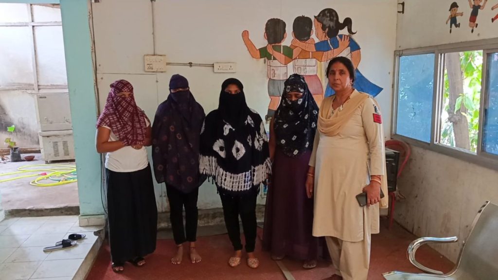 राजधानी के भाठागांव में देह व्यापार का भंडाफोड़, दलाल समेत 4 महिलाएं गिरफ्तार
