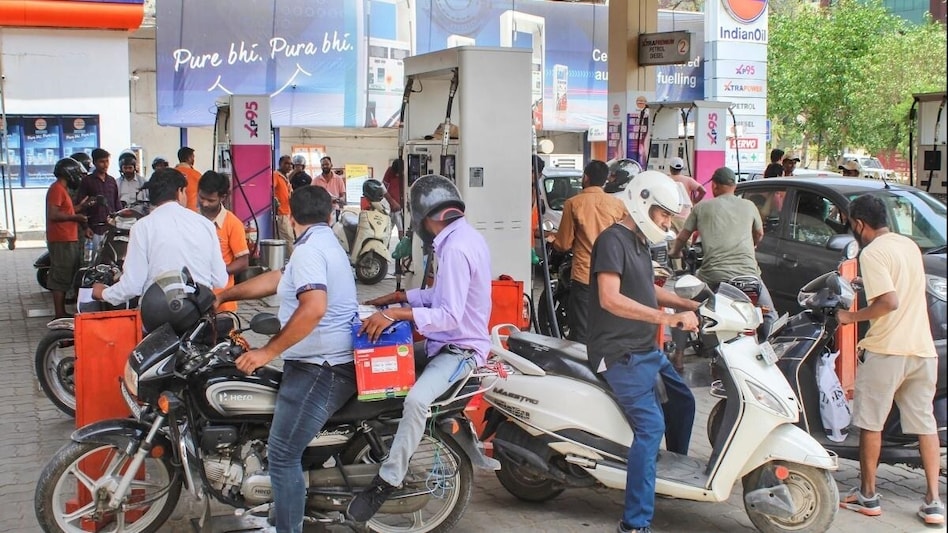 दिल्ली में पुरानी गाड़ियों पर बैन नवंबर तक टला, अब NCR के पांच जिलों में भी होगा लागू