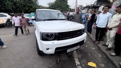 जम्मू में ट्रैफिक नियम तोड़ने पर अक्षय कुमार की कार जब्त