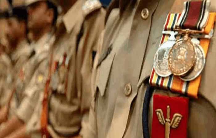 मध्य प्रदेश के 4 पुलिस अधिकारी राष्ट्रपति विशिष्ट सेवा पदक से सम्मानित, 17 को मिला सराहनीय सेवा पदक मध्य प्रदेश के 4 पुलिस अधिकारी राष्ट्रपति विशिष्ट सेवा पदक से सम्मानित