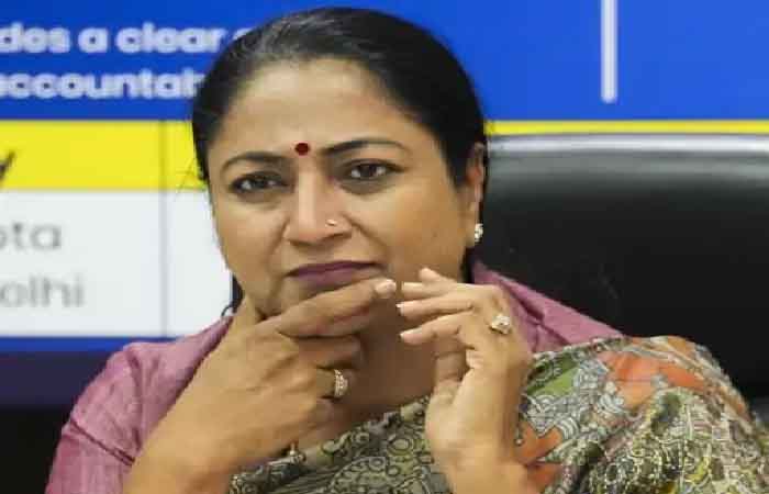 BREAKING: मुख्यमंत्री रेखा गुप्ता पर हमला, शख्स ने पहले कागज दिया, फिर मारा थप्पड़ मुख्यमंत्री रेखा गुप्ता पर हमला, शख्स ने पहले कागज दिया, फिर मारा थप्पड़