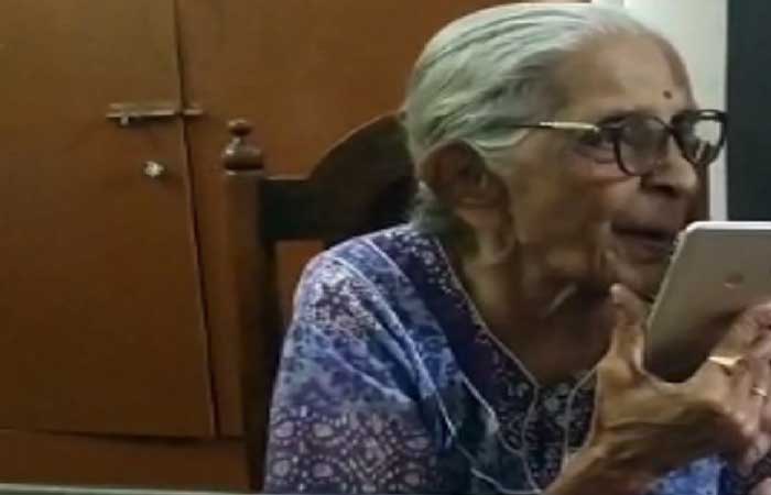 रायपुर की पहली महिला विधायक रजनी ताई उपासने का 93 वर्ष की उम्र में निधन रायपुर की पहली महिला विधायक रजनी ताई उपासने का 93 वर्ष की उम्र में निधन