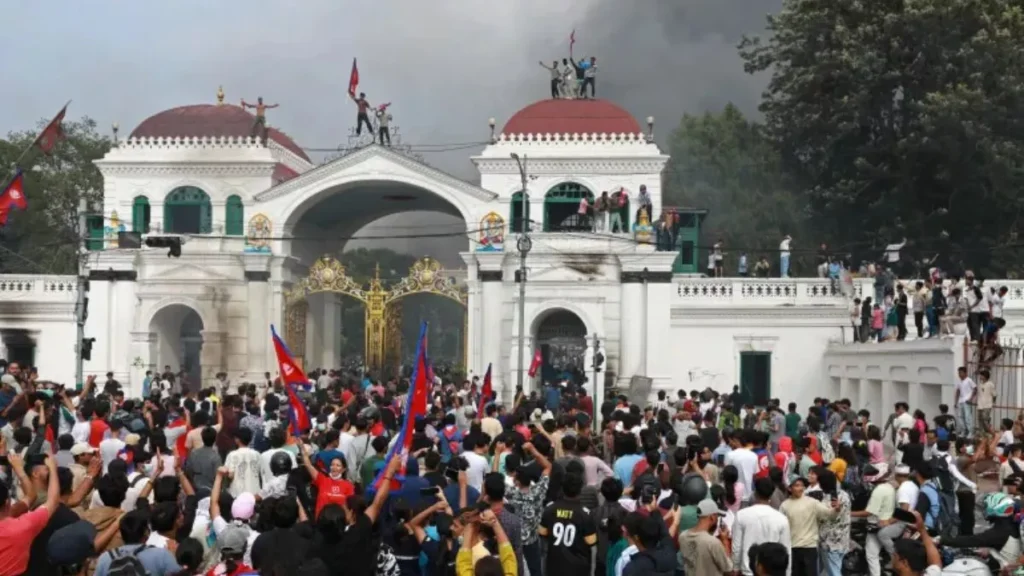 नेपाल में जेन-जेड आंदोलन: 51 की मौत, होटल उद्योग को 25 अरब का नुकसान