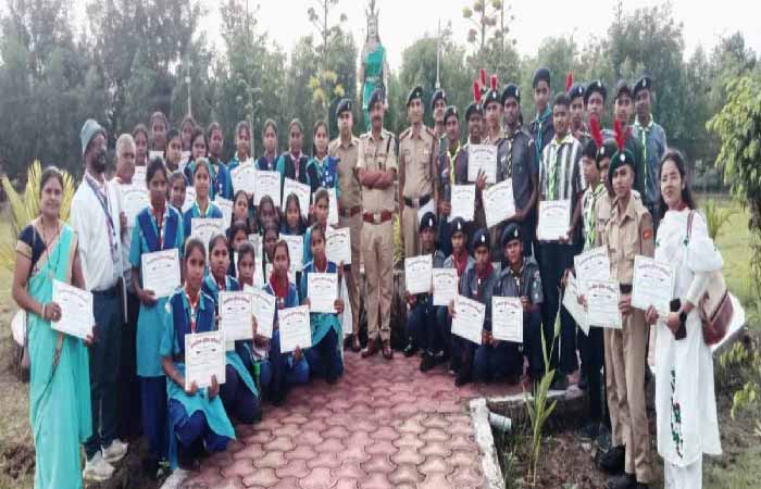 पुलिस ने शुरू किया सड़क सुरक्षा जागरूकता अभियान, 10 नवंबर के बाद नियम तोड़ने वालों पर होगी सख्त कार्रवाई पुलिस ने शुरू किया सड़क सुरक्षा जागरूकता अभियान, 10 नवंबर के बाद नियम तोड़ने वालों पर होगी सख्त कार्रवाई