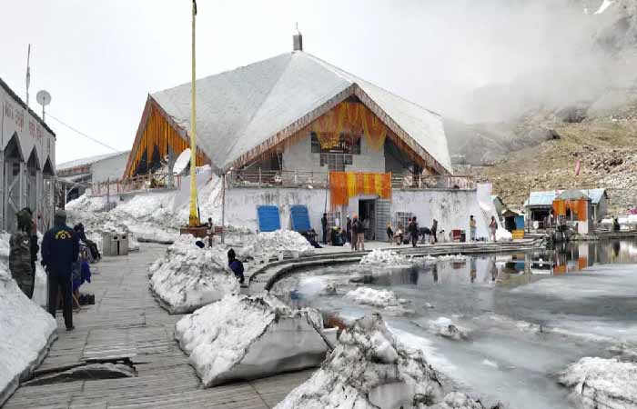हेमकुंड साहिब-लक्ष्मण मंदिर के कपाट आज होंगे बंद, इस बार 2.7 लाख श्रद्धालुओं ने किए दर्शन, श्रद्धालुओं की भारी भीड़ उमड़ी हेमकुंड साहिब-लक्ष्मण मंदिर के कपाट आज होंगे बंद, इस बार 2.7 लाख श्रद्धालुओं ने किए दर्शन