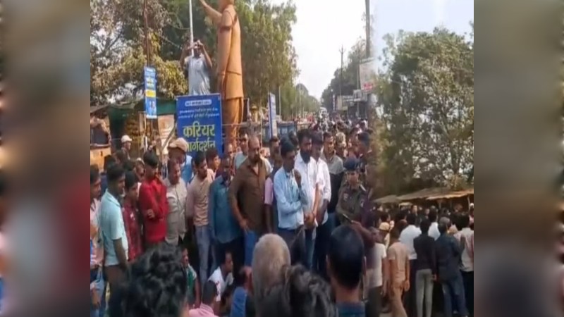रायगढ़ : तेज रफ्तार ब्रेजा की टक्कर से जुड़वां भाई-बहन की मौत, पिता गंभीर रूप से घायल