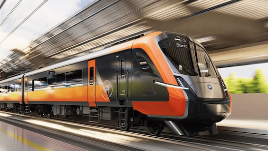 रेलवे स्टेशन पर बड़ी कार्रवाई, दो युवतियां शराब तस्करी के आरोप में गिरफ्तार