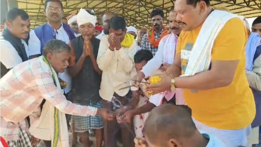 कांकेर में 200 धर्मांतरित लोगों ने की घर वापसी, समाज प्रमुखों ने किया सभी का स्वागत