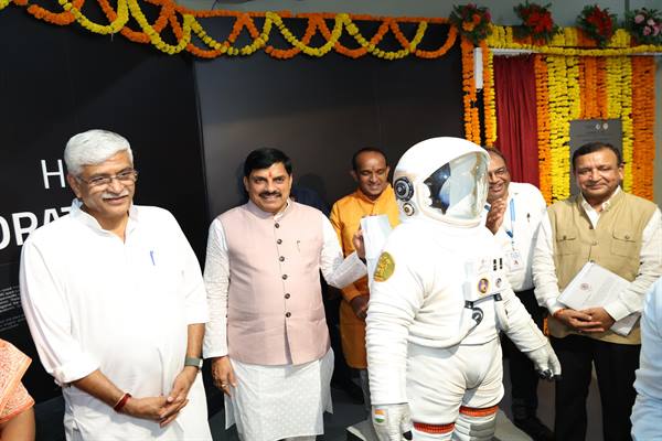 अंतरिक्ष दीर्घा में विज्ञान से संबंधित कृतियां विश्व स्तरीय : मुख्यमंत्री डॉ. मोहन यादव